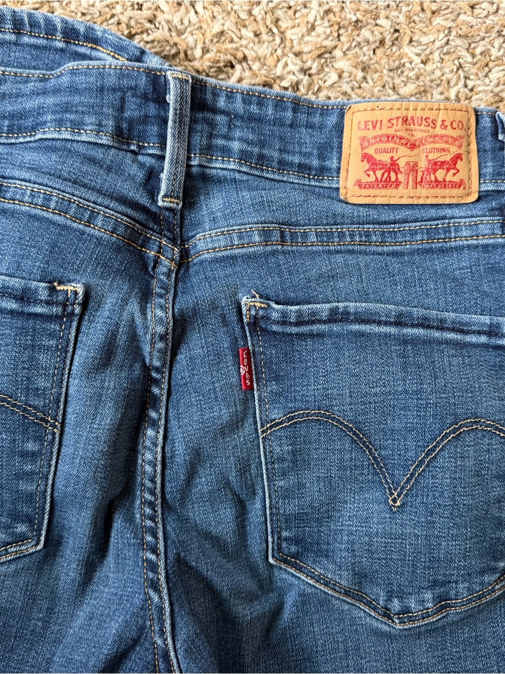 LEVI’S | Women's Mid Rise Skinny Jeans in Medium Blue